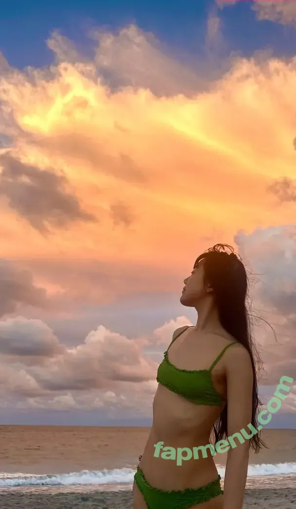 Veganbunnyelle nude photo #0075 (Veganbunnychef / veganbunnygirl)