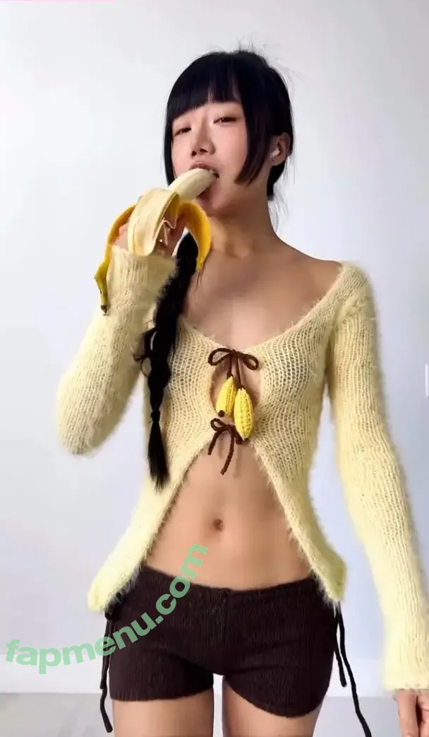 Veganbunnyelle nude photo #0083 (Veganbunnychef / veganbunnygirl)