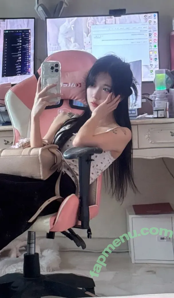 vellezy nude photo #0036 (vellezy)