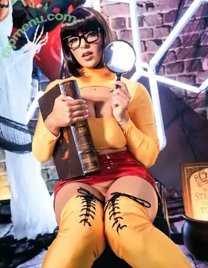Velma & Daphne Cosplay / velmacosplayer nude photo #0163