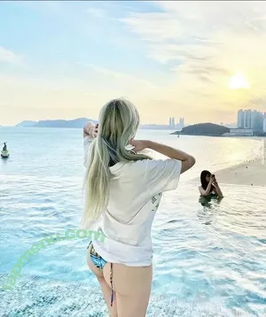 Vely.mom / Velymom / Velyroom nude photo #0023