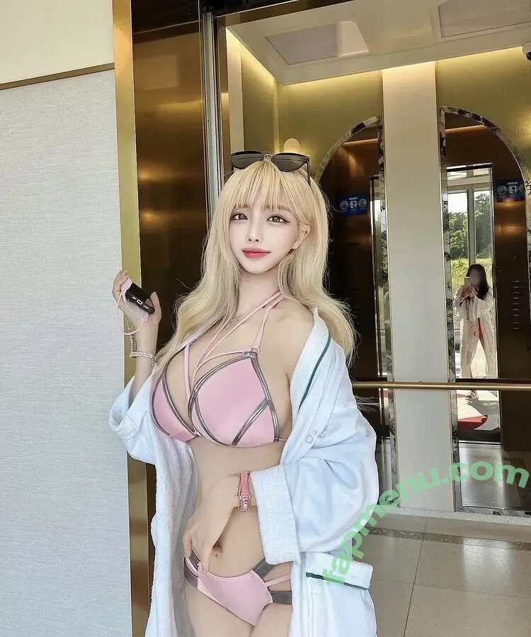 Vely.mom nude photo #0026 (Velymom / Velyroom)