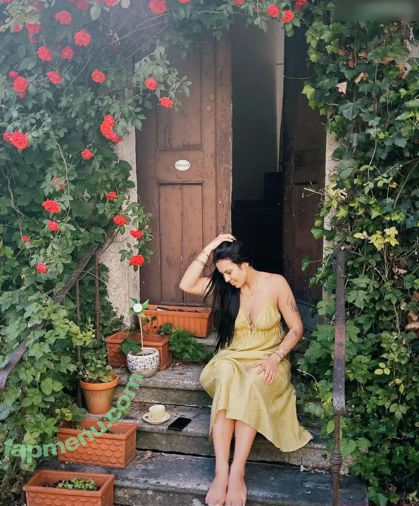Vendewaa nude photo #0045 (Vendewaa)