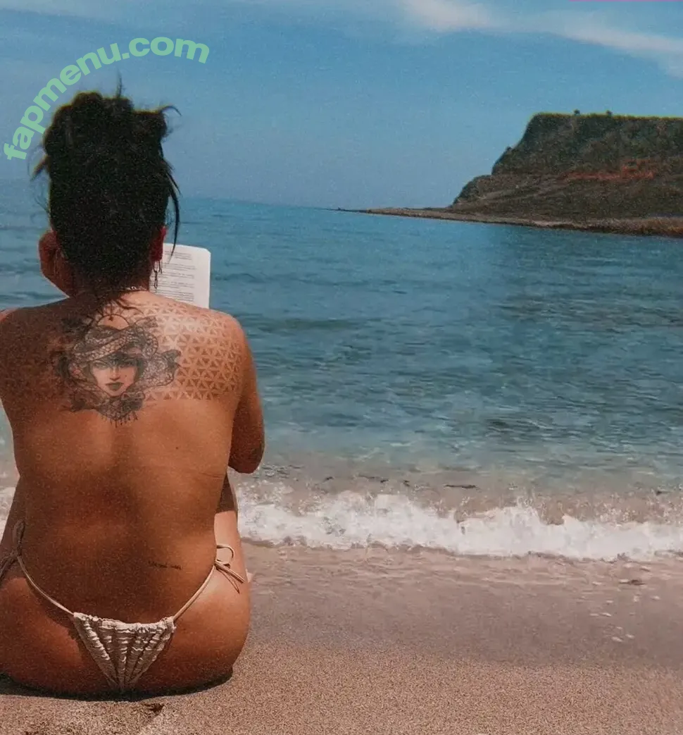Vendewaa nude photo #0062 (Vendewaa)