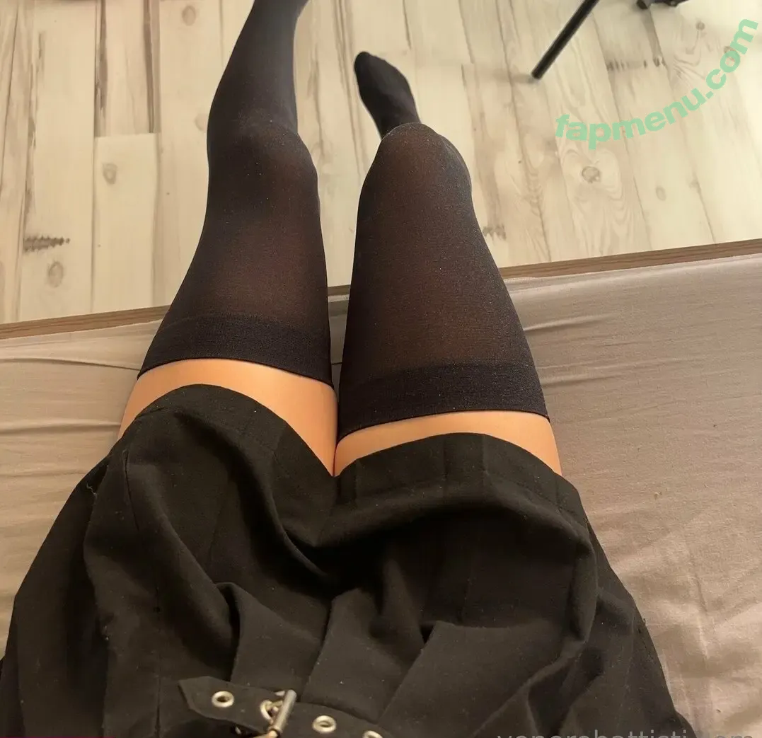 Venere Battisti nude photo #0099 (claudiasuracee_ / venere_battisti)