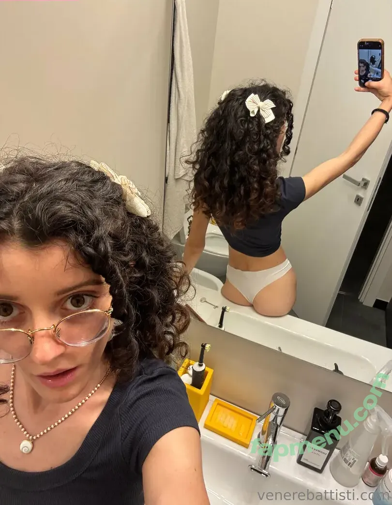 Venere Battisti nude photo #0140 (claudiasuracee_ / venere_battisti)