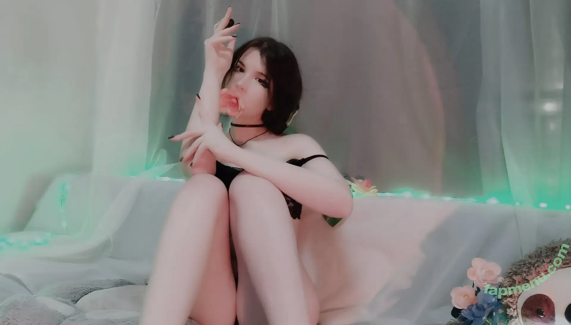 veon nude photo #0031 (veonwrld / veonys)