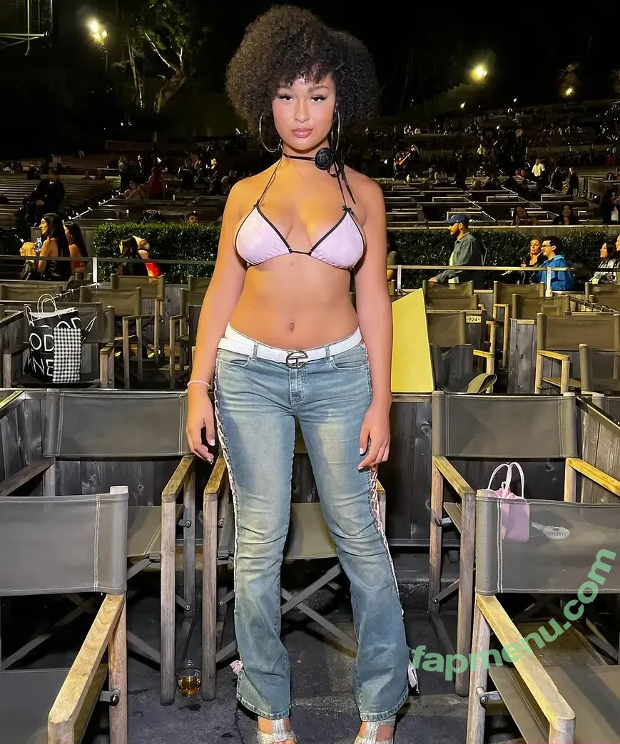 veondremitchell nude photo #0113 (Veondre)