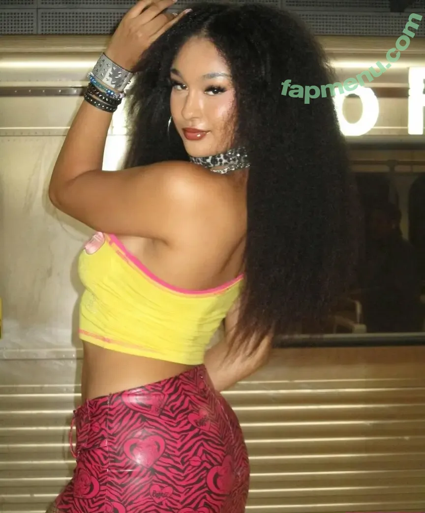 veondremitchell nude photo #0123 (Veondre)