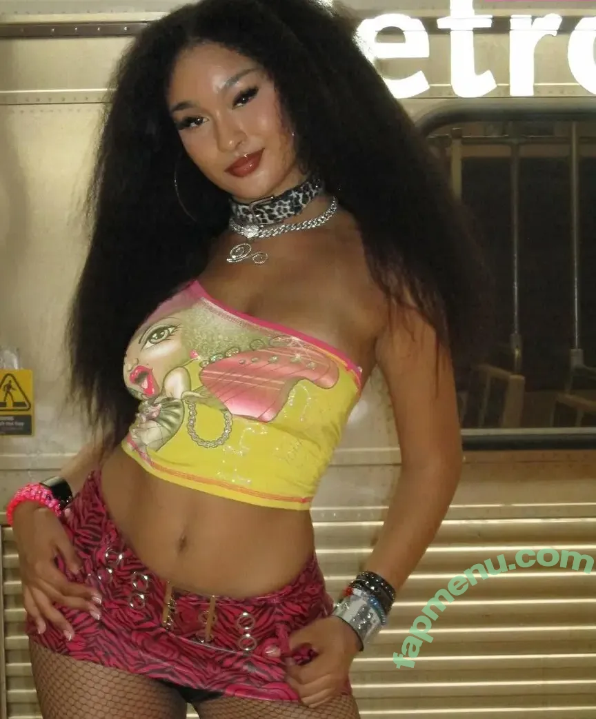 veondremitchell nude photo #0125 (Veondre)