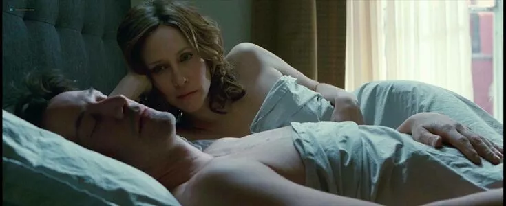 Vera Farmiga / verafarmiga nude photo #0086