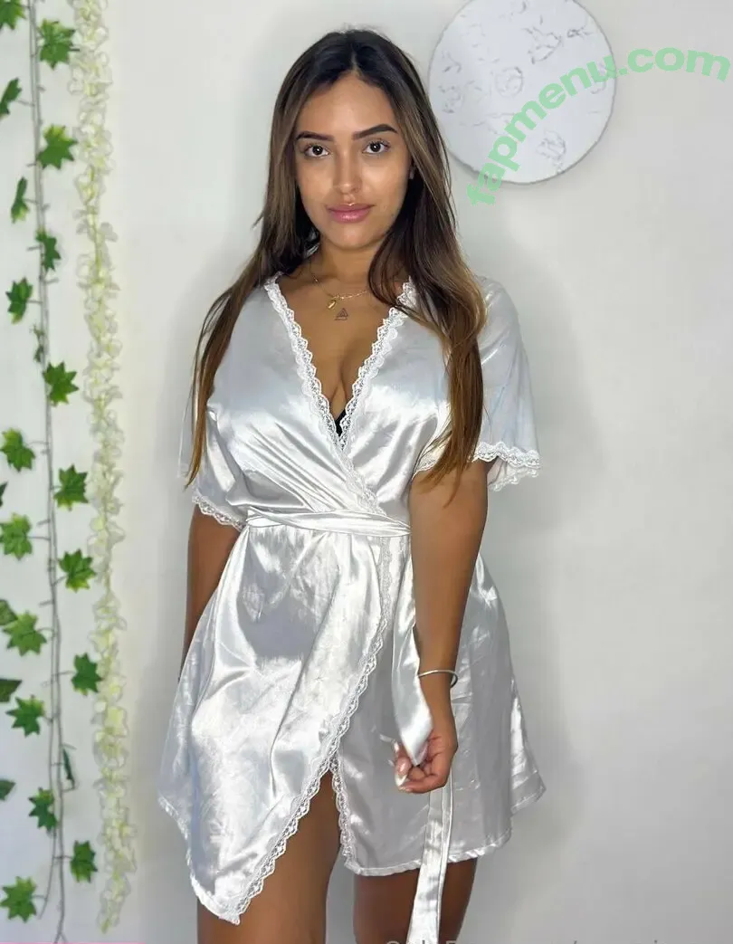 veravixena nude photo #0079 (Alicedeliceee / veera_saxena / veraaasweet)