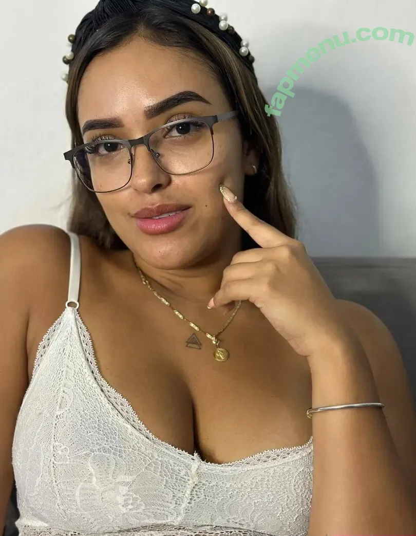 veravixena nude photo #0088 (Alicedeliceee / veera_saxena / veraaasweet)