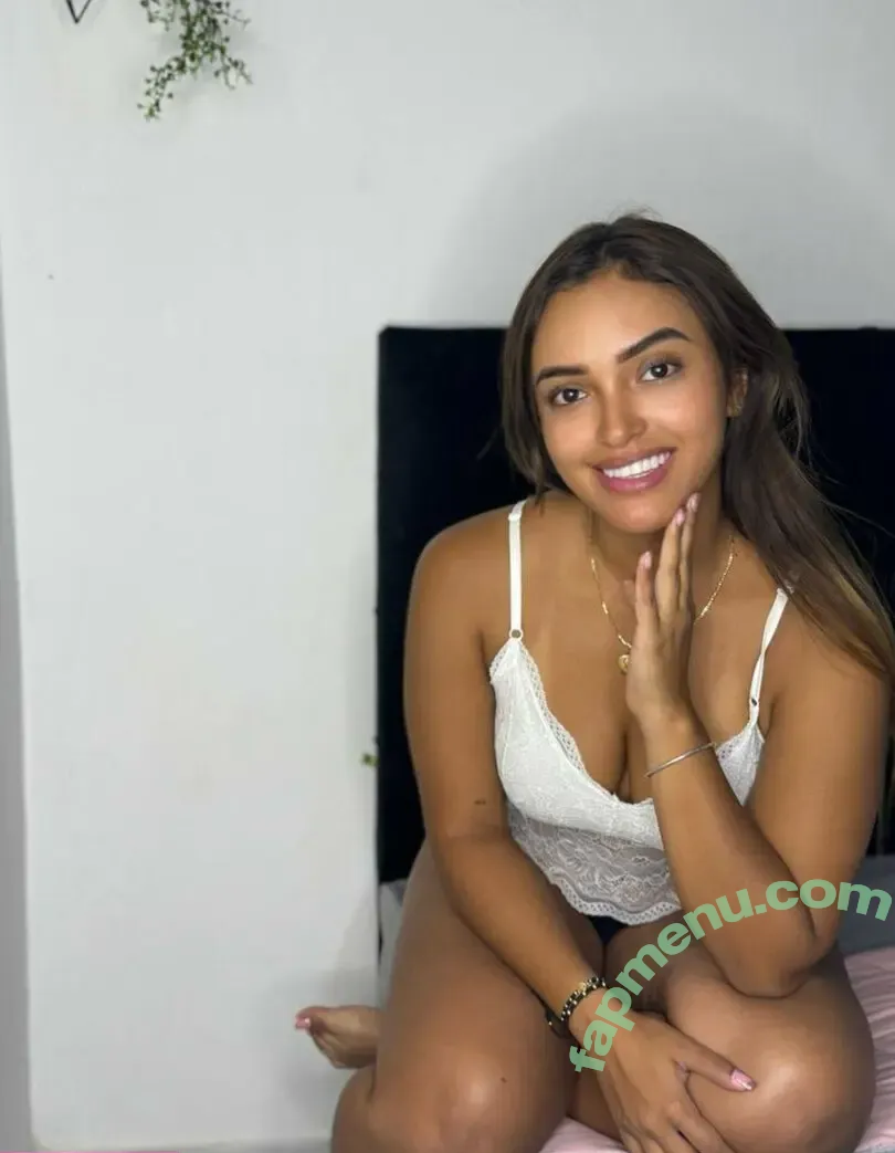 veravixena nude photo #0093 (Alicedeliceee / veera_saxena / veraaasweet)