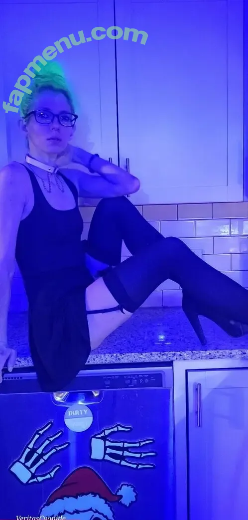 veritascyanide620 nude photo #0017 (veritascyanide620)