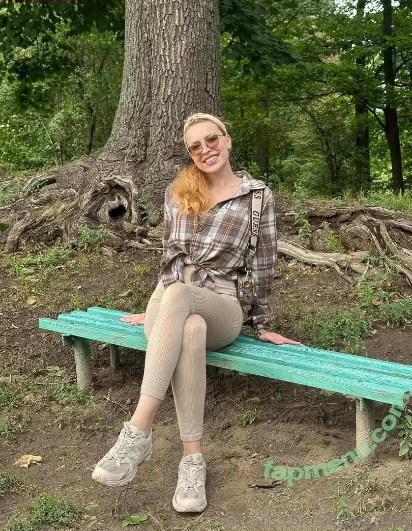 verona_foxy nude photo #0046 (verona__foxy)