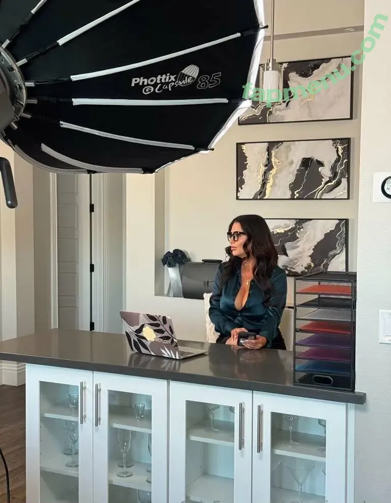 Veronica Avluv nude photo #0571 (_veronicaavluv / theonlyveronicaavluvxx / veronicaavluv)