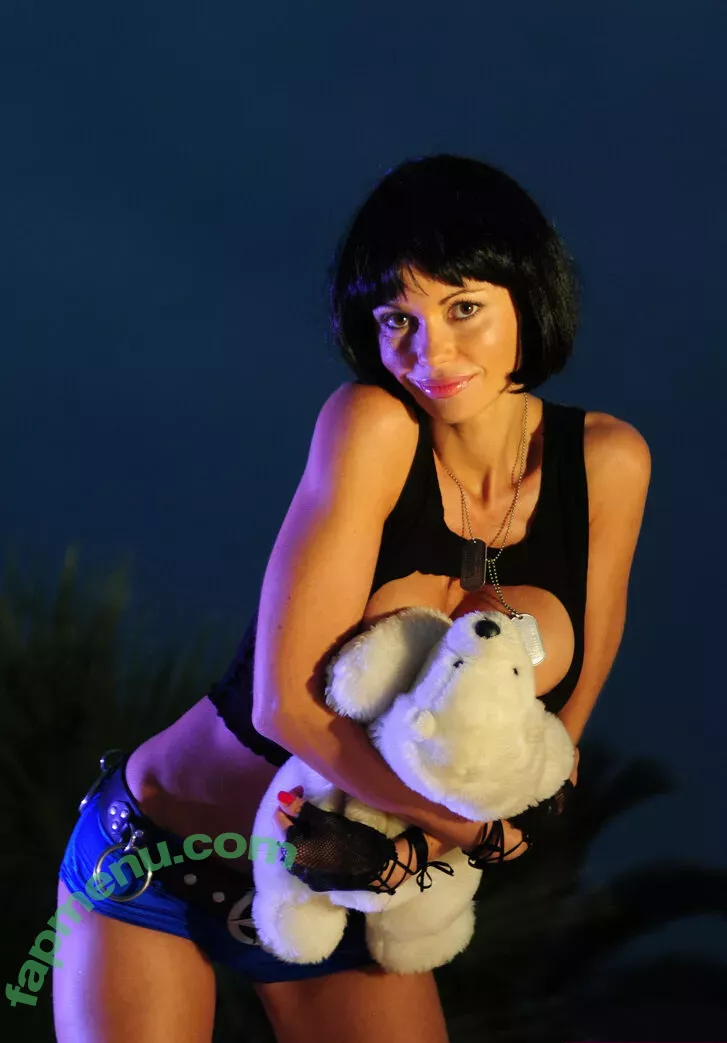 Veronica Zemanova nude photo #2126 (veronikazemanovafans)