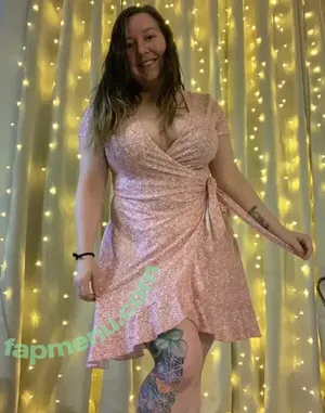 vesuviusmtmama / allimartinez nude photo #0046