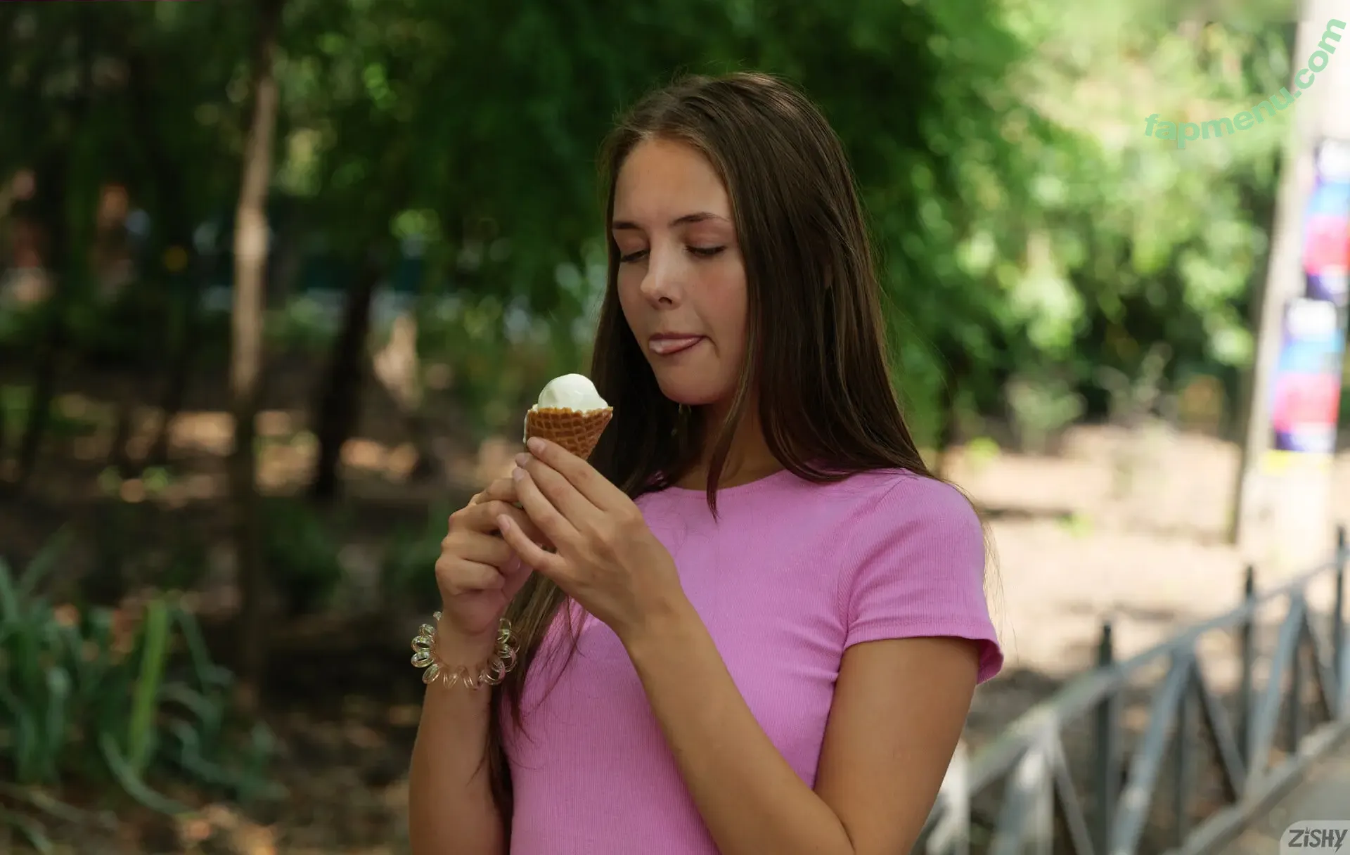 vi_angel nude photo #0199 (vi.angel.02)