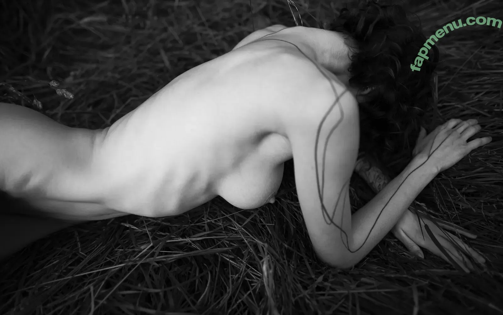 _vialentina_ nude photo #0181 (_vialentina_)