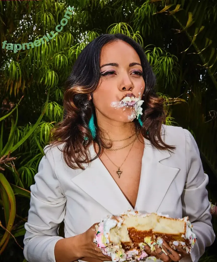 Vianai Austin nude photo #0054 (vianaiaustin)