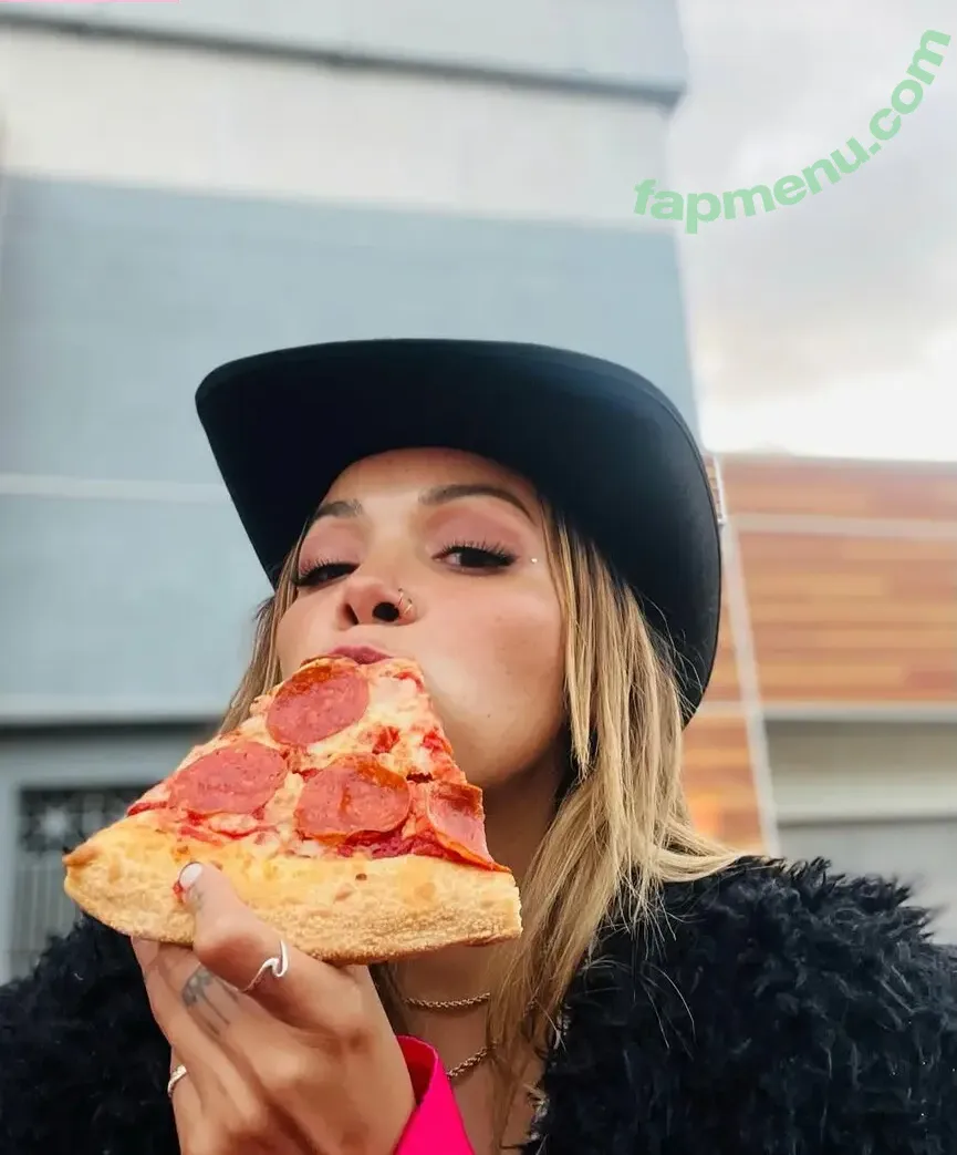 Vianai Austin nude photo #0055 (vianaiaustin)