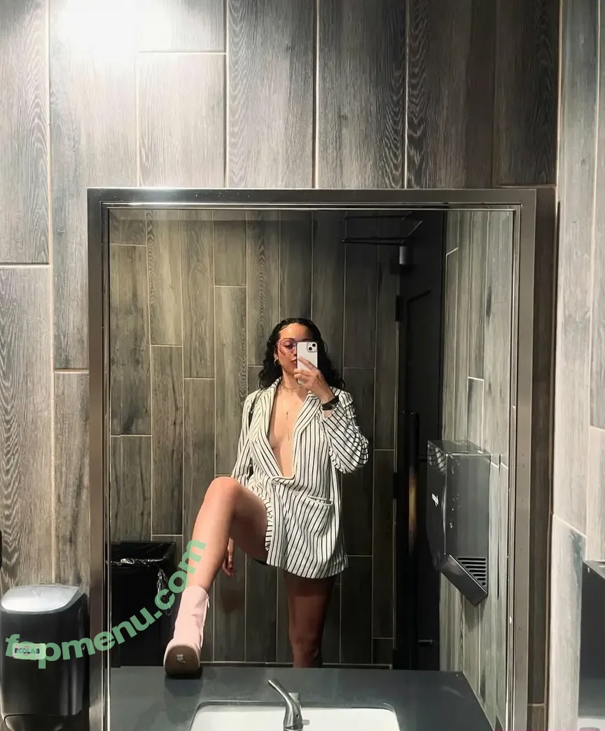 Vianai Austin nude photo #0063 (vianaiaustin)