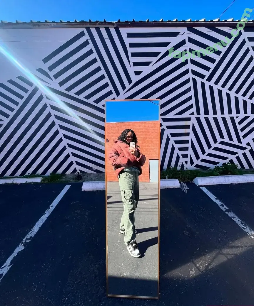 Vianai Austin nude photo #0065 (vianaiaustin)