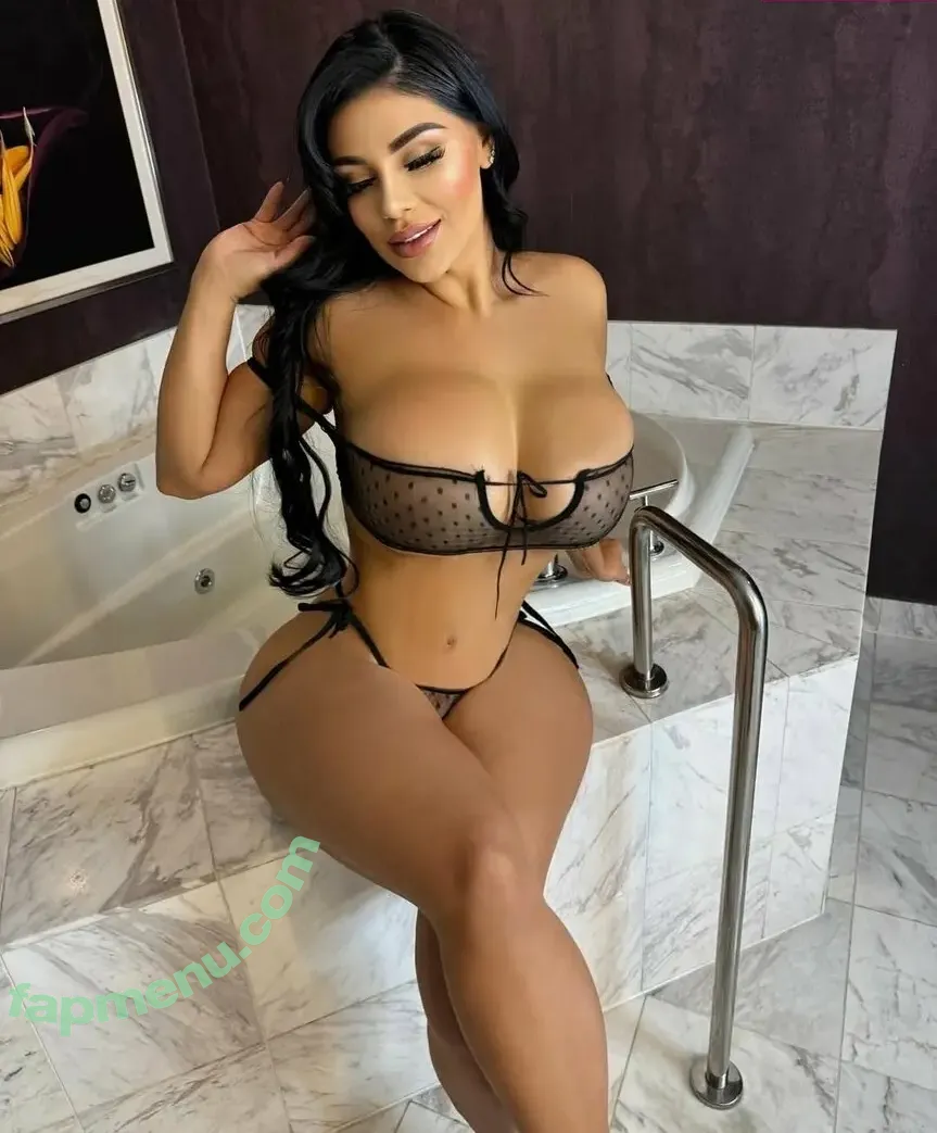 Vianey Frias nude photo #0011 (Vianeyfrias)