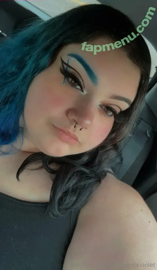 vib3rantxviolet nude photo #0002 (vib3rantxviolet)