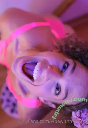 vibewithmommy / vibewithmolly / vibewmommy nude photo #0115