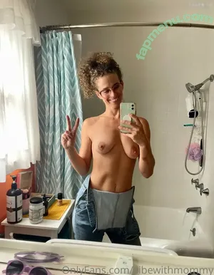 vibewithmommy / vibewithmolly / vibewmommy nude photo #0257