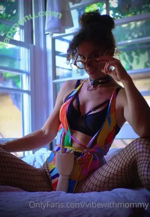 vibewithmommy / vibewithmolly / vibewmommy nude photo #0306