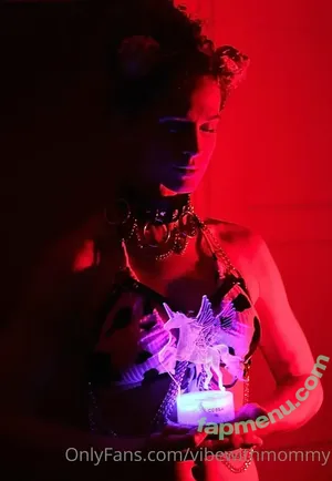 vibewithmommy / vibewithmolly / vibewmommy nude photo #0308