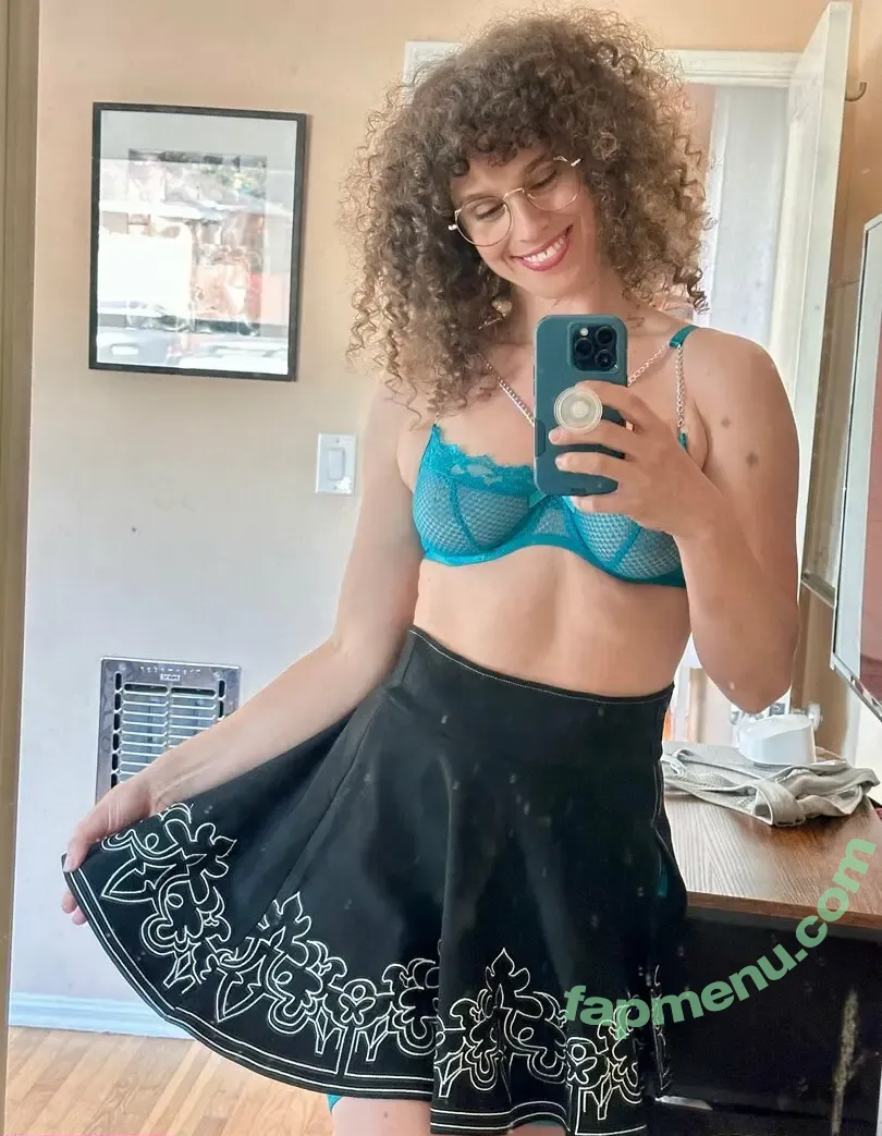 vibewithmommy nude photo #0016 (vibewithmolly / vibewmommy)