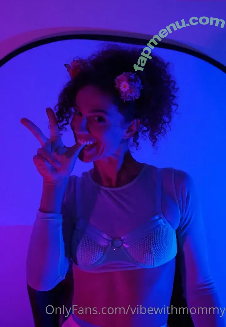 vibewithmommy nude photo #0136 (vibewithmolly / vibewmommy)