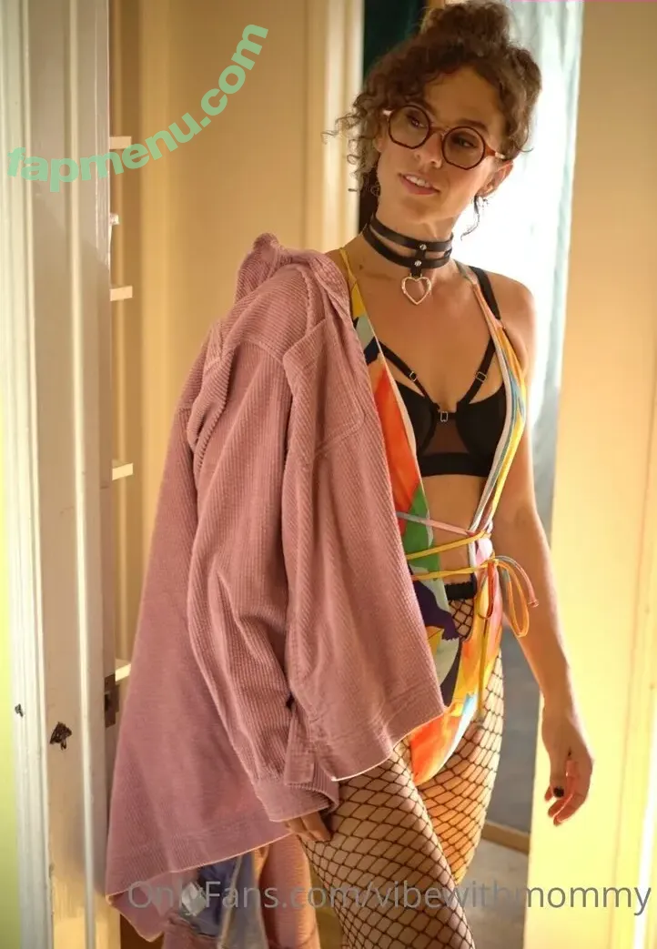 vibewithmommy nude photo #0243 (vibewithmolly / vibewmommy)