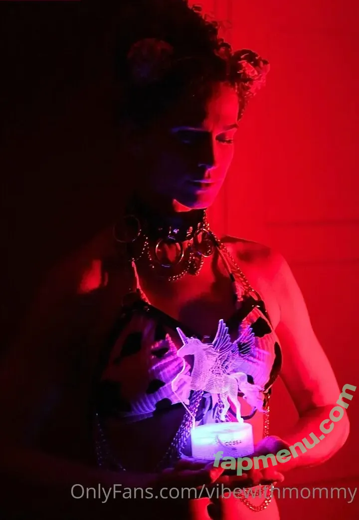 vibewithmommy nude photo #0308 (vibewithmolly / vibewmommy)