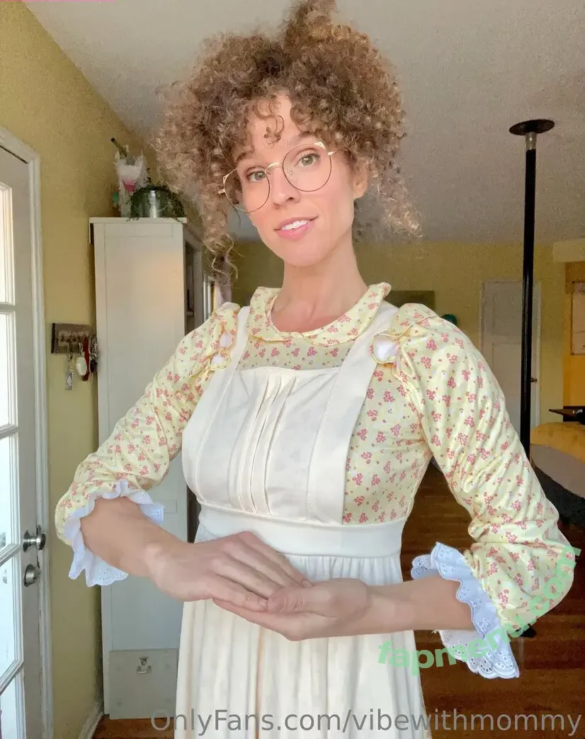 vibewithmommy nude photo #0451 (vibewithmolly / vibewmommy)