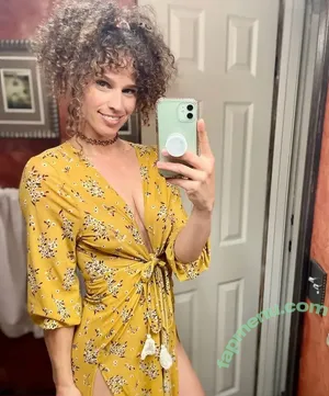 vibewithmommy / vibewmommy nude photo #1001