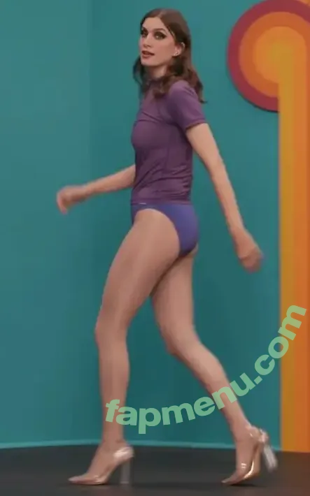 Vic Michaelis nude photo #0040 (vicmmic)