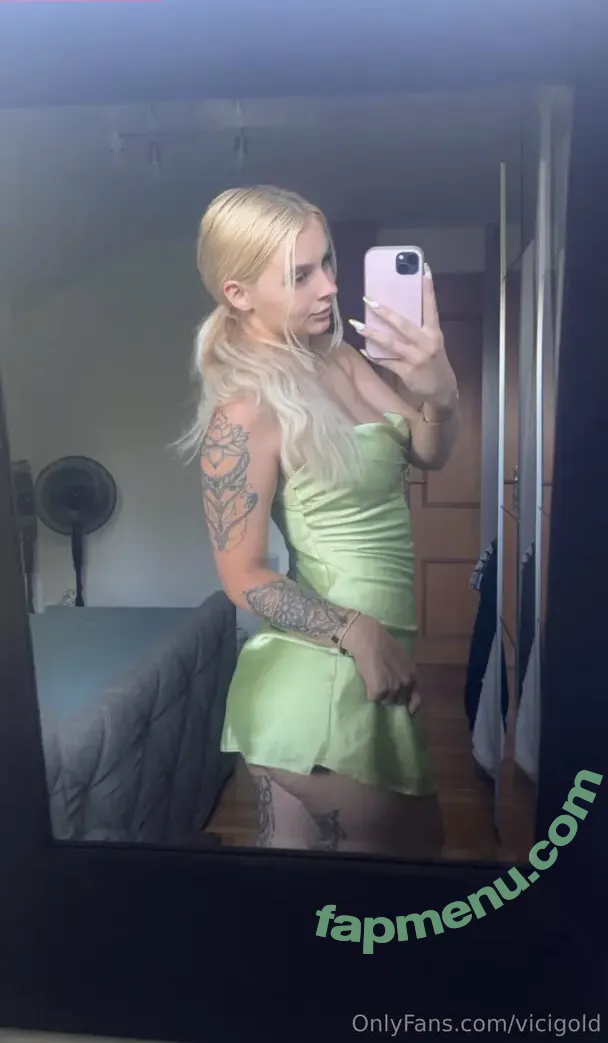vicigold nude photo #0018 (vixigold)