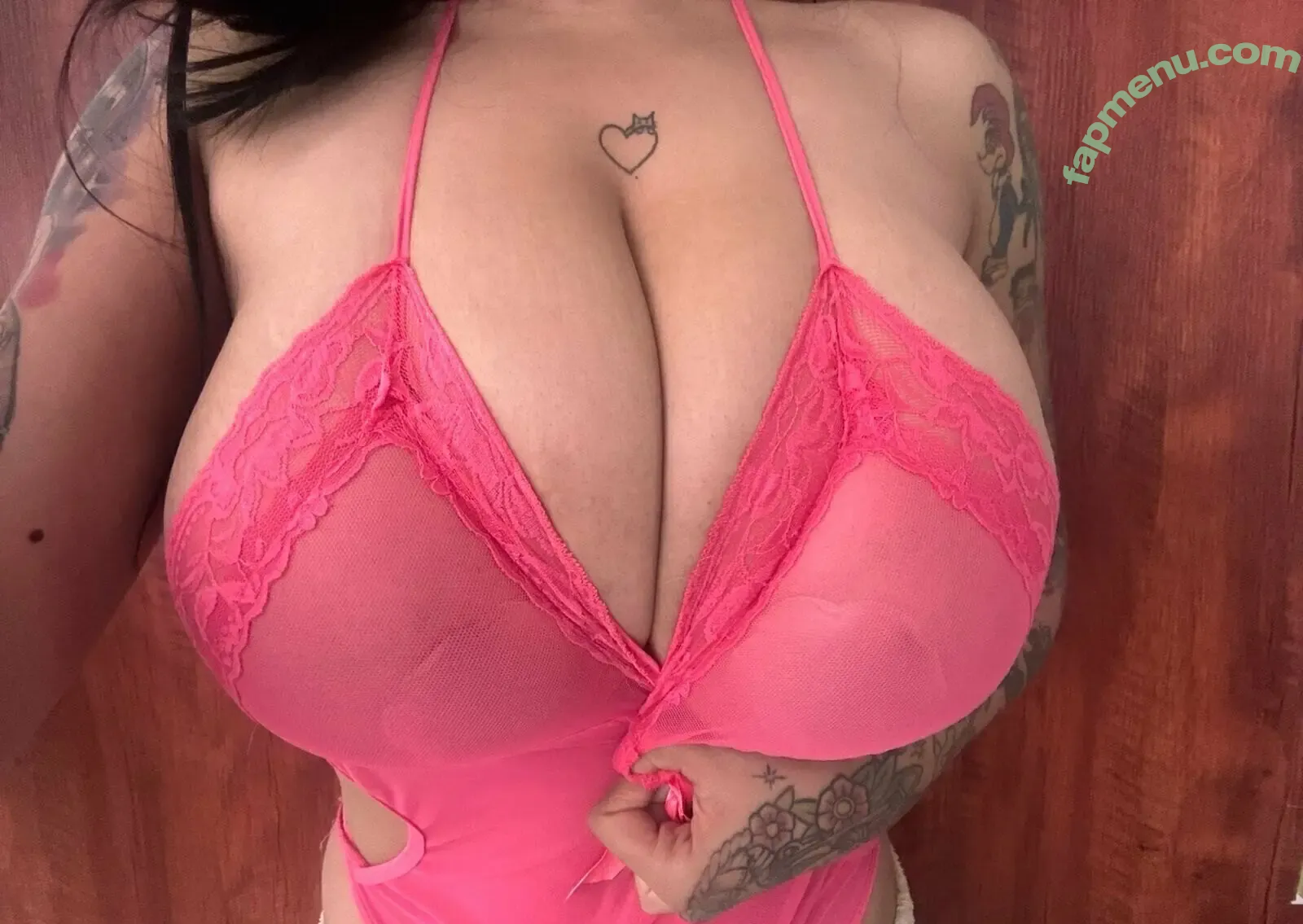 vick_on2 nude photo #0025 (vickon2.fxx)