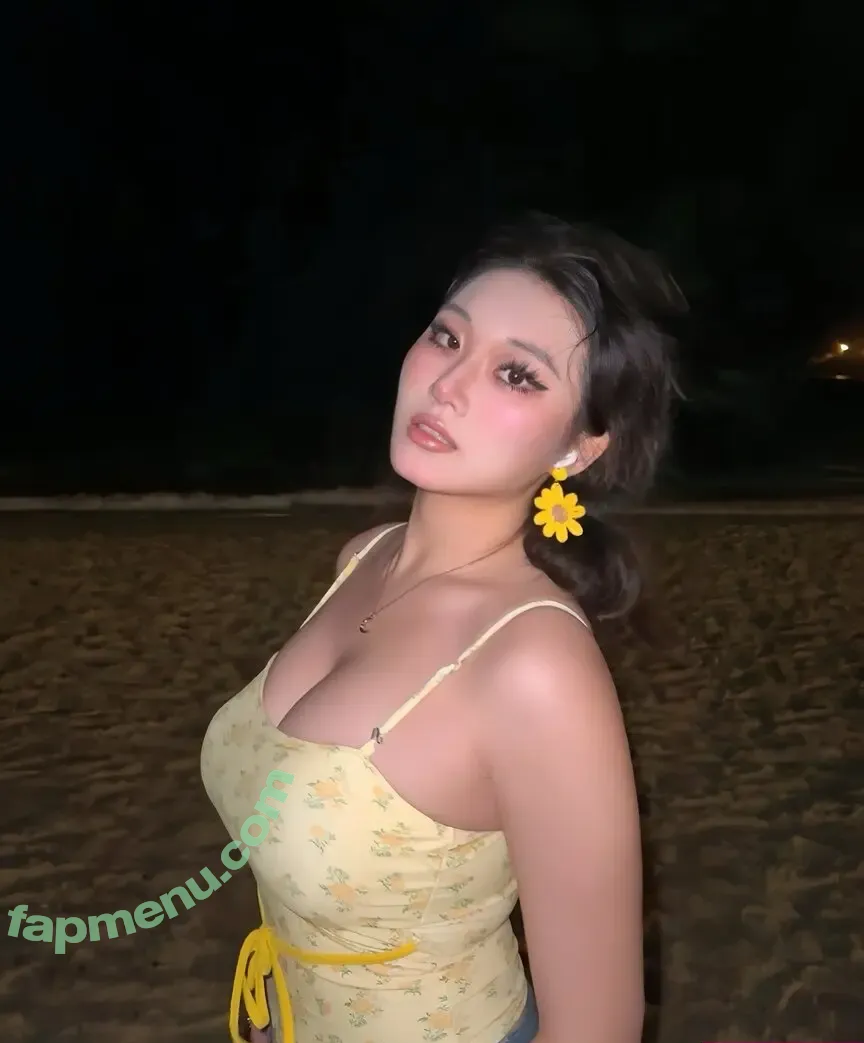 Vicki Mranrr nude photo #0123 (mranrr.v / mranrr.vicki)