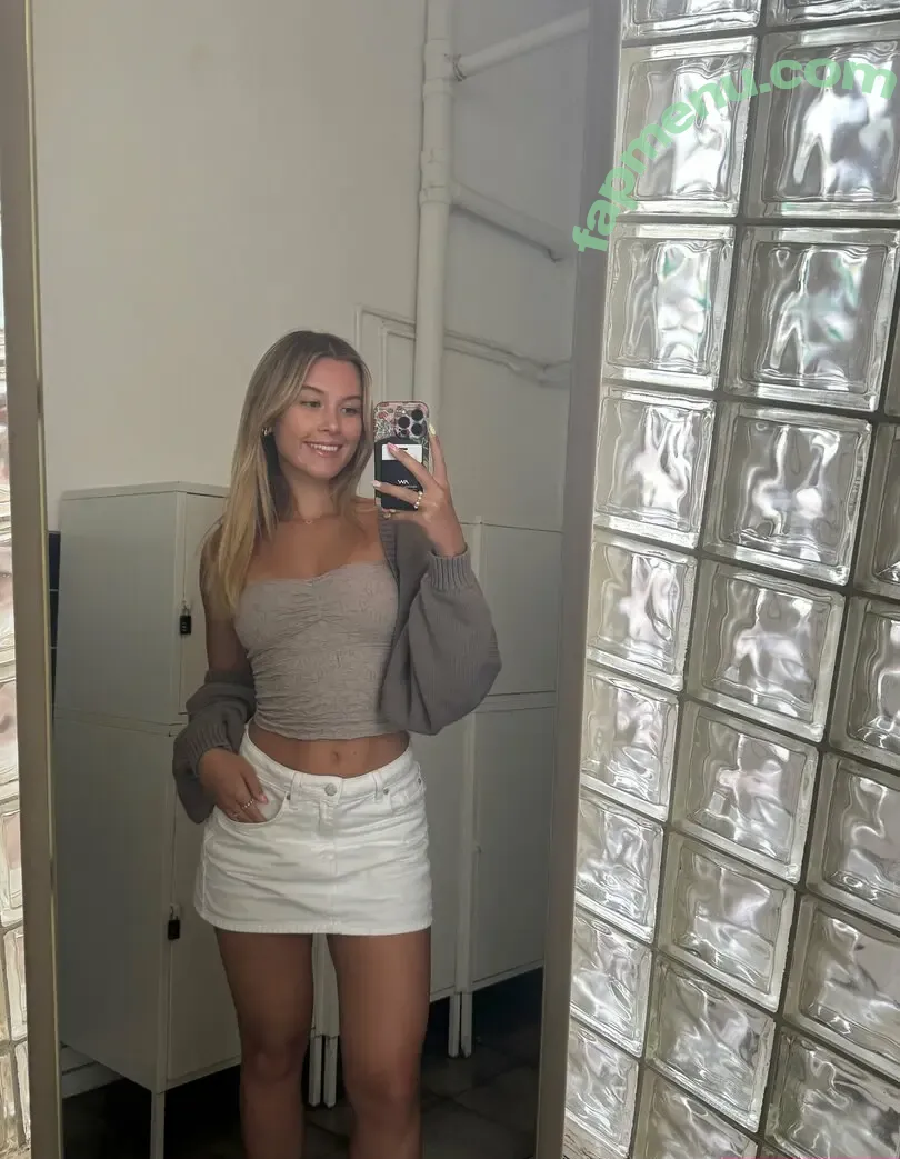 vickilive nude photo #0001 (vickiilivee)