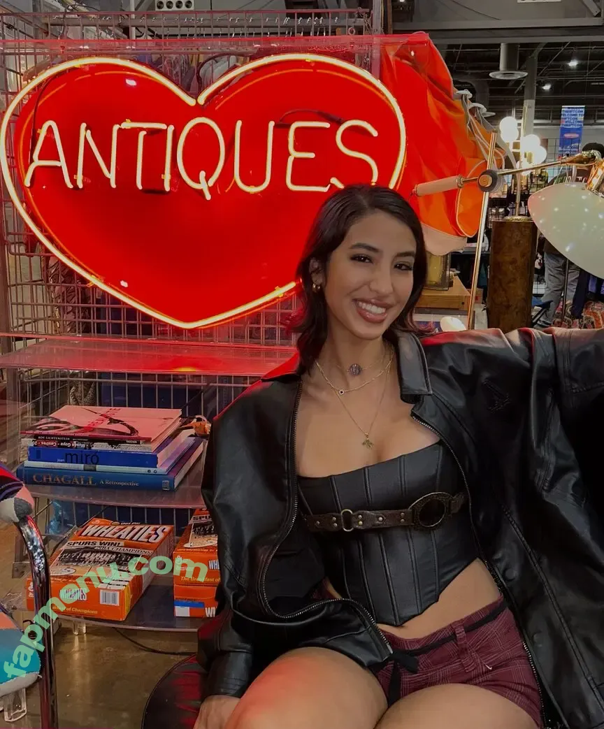 VickyV ASMR nude photo #0018 (user / victoria.m.roman)