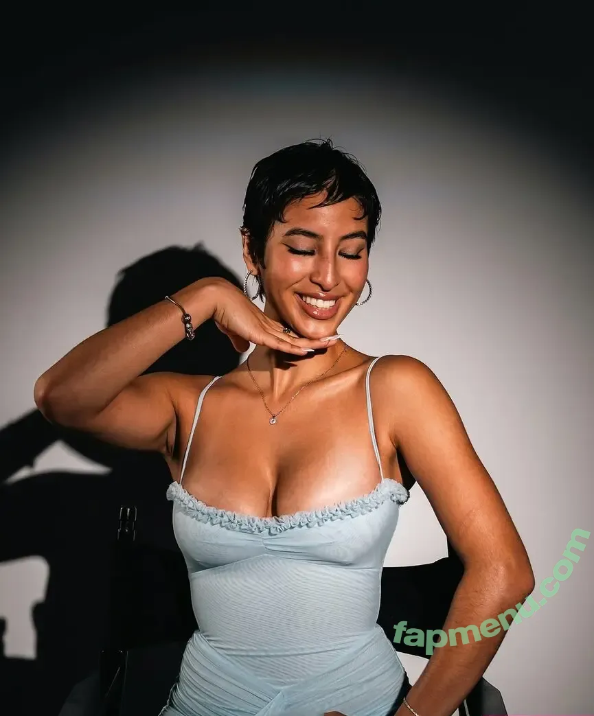 VickyV ASMR nude photo #0038 (user / victoria.m.roman)