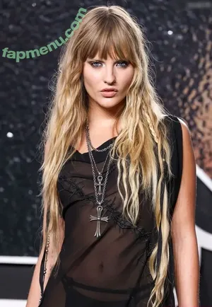 Victoria De Angelis / Maneskin bassist / vicdeangelis nude photo #0241