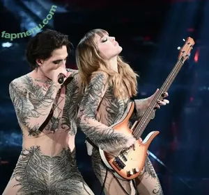Victoria De Angelis / Maneskin bassist / vicdeangelis nude photo #0626